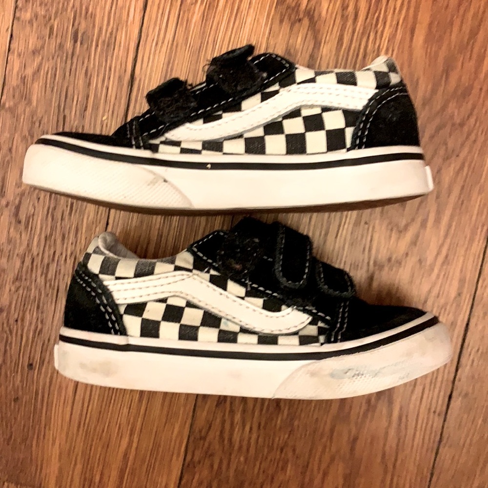 Vans toddler shoe 7 GUC